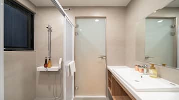 Kamar Double atau Twin Basic | Kamar mandi | Pengering rambut