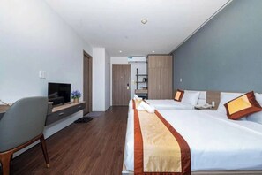 Family Room, Sea View | Premium bedding, minibar, desk, soundproofing - Mira Sun Hotel Quy Nhơn (Quy Nhon)