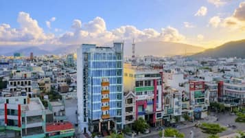 Vista frontal de la propiedad