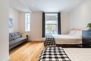 4 bedrooms, desk, iron/ironing board, travel crib