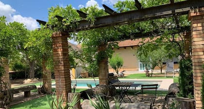 Holiday cottage 60 km from Barcelona, Tranquility and Enotourism.