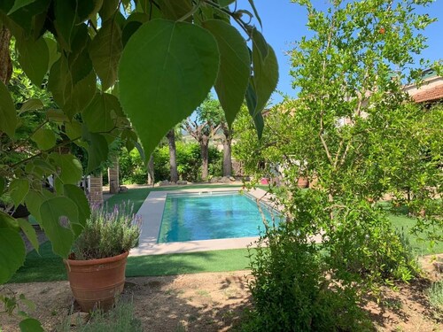 Holiday cottage 60 km from Barcelona, Tranquility and Enotourism.