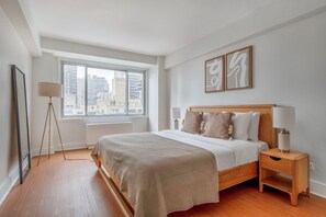 2 bedrooms, iron/ironing board, WiFi, bed sheets - Lovely Midtown East 2BR w/ Elevator, Laundry & Gym, by Blueground (Midtown)