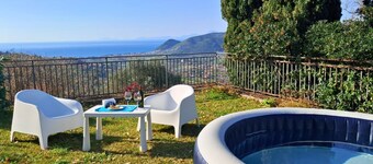 Large Panoramic Villa for 14 Guests