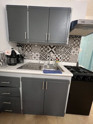 Four, cafetière/bouilloire