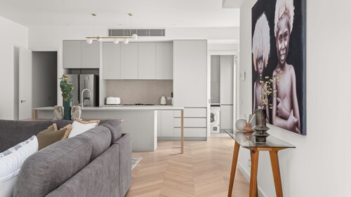 BOUTIQUE STAYS - Milk & Honey