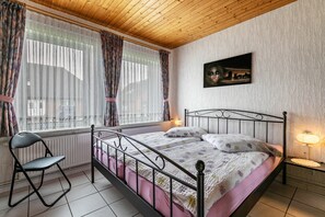 2 Schlafzimmer, Bügeleisen/Bügelbrett, Bettwäsche