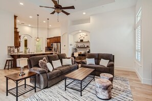 Smart-TV, peis, fotballspill og bordtennis