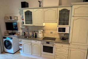 Family Condo, 2 Bedrooms, Patio, Garden Area | Private kitchen