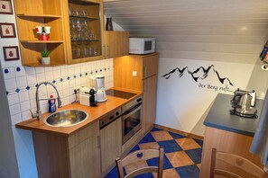 Panoramic Condo, Balcony, Mountain View | Microwave