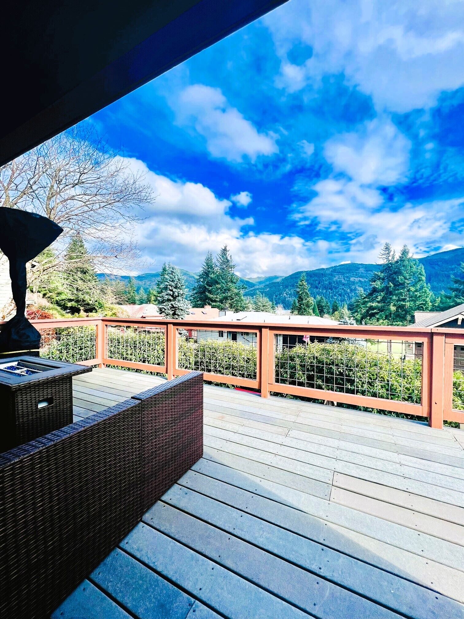 The most beautiful, spacious, pet friendly rental in the Valley. BOOK FAST!  