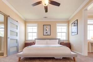 4 Schlafzimmer, Bügeleisen/Bügelbrett, WLAN, Bettwäsche