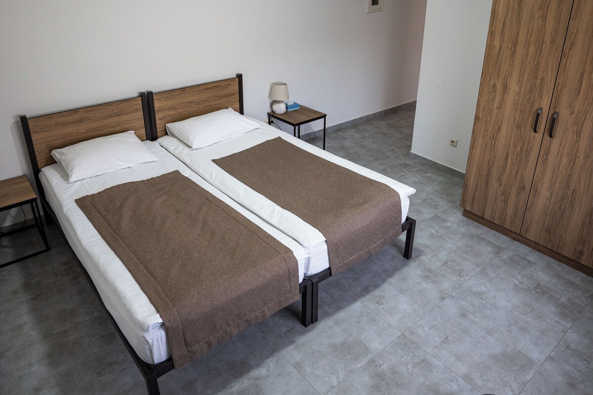 Premium Double or Twin Room | In-room safe, laptop workspace, WiFi (free), bed sheets