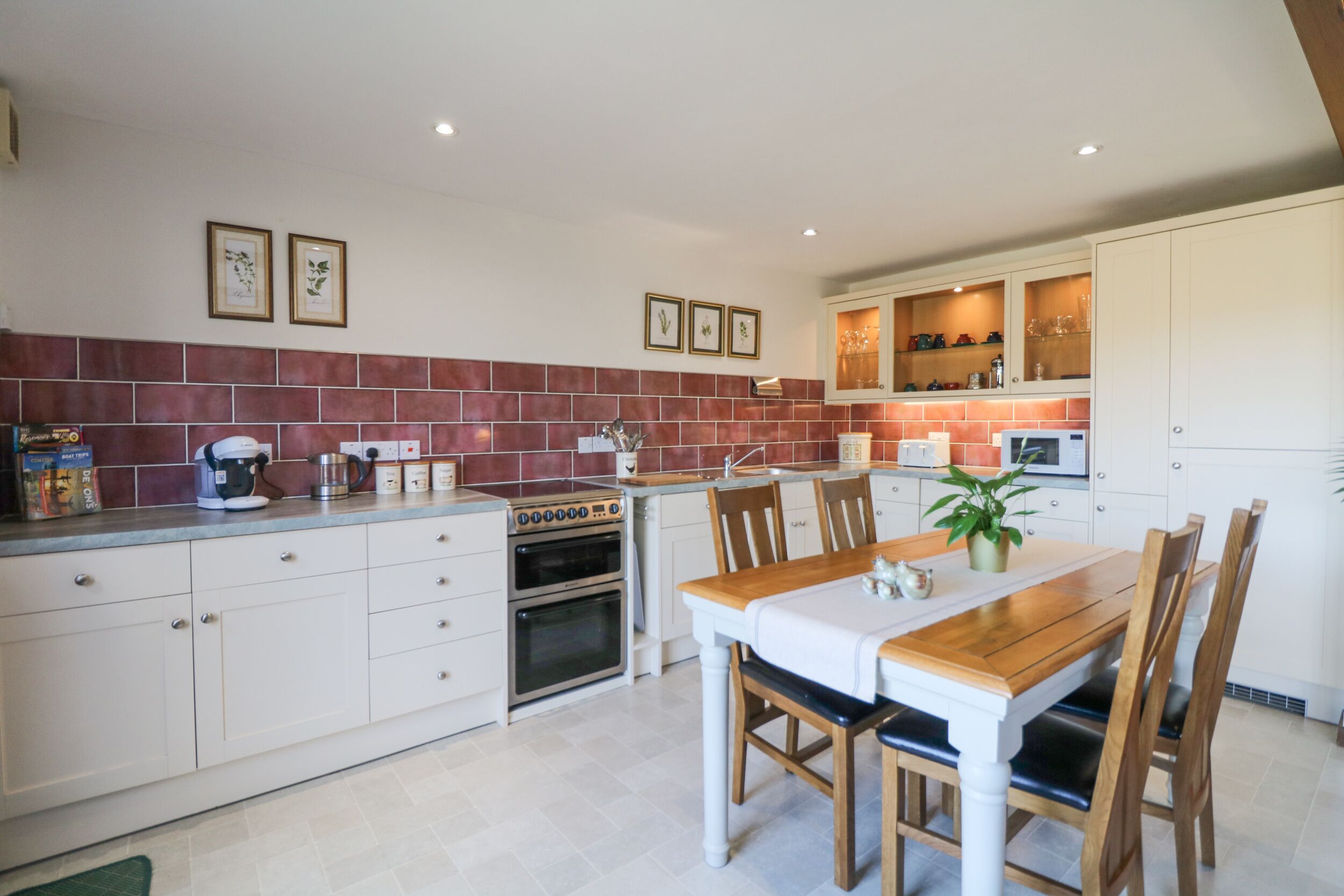 Cottage | Interior