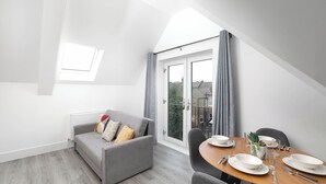 Apartment, 1 Bedroom | Living room - Skyvillion -vineyard Court Enfield 1bed Wbalcony (Enfield)