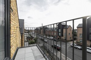 Apartment, 1 Bedroom | Balcony - Skyvillion -vineyard Court Enfield 1bed Wbalcony (Enfield)