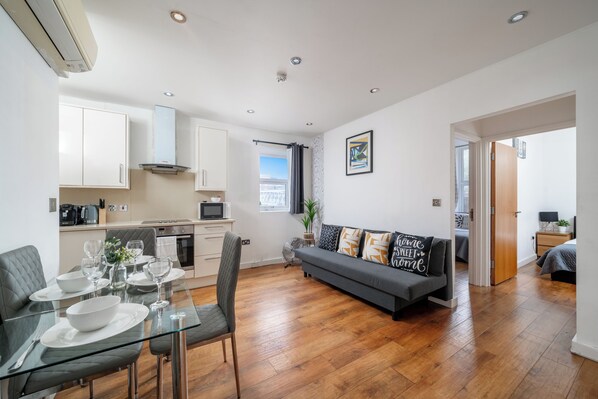 Apartment, 2 Bedrooms | Living room - Skyvillion - 2 Bed Apartment In Ladbroke Grove (London)