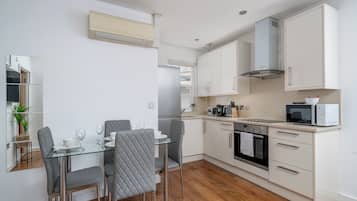 Apartment, 2 Bedrooms | Interior