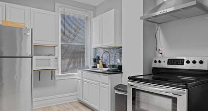 Cozy 1BR Retreat near Highland Park & Zoo