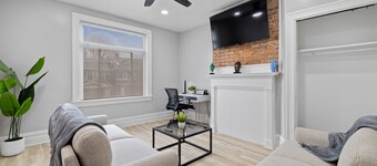 Cozy 1BR Retreat near Highland Park & Zoo