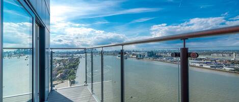 Appartement, 2 chambres | Balcon