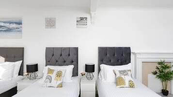 Apartment, 4 Bedrooms | 4 bedrooms