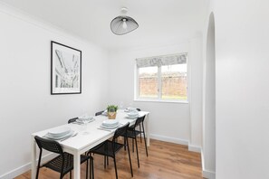 Apartment, 3 Schlafzimmer | Speisen
