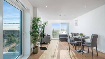 Apartment, 2 Bedrooms | Living area