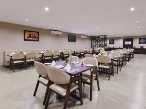 Daily buffet breakfast for a fee - Regenta Resort Vindhyachal, Statue of Unity (Garudeshwar)
