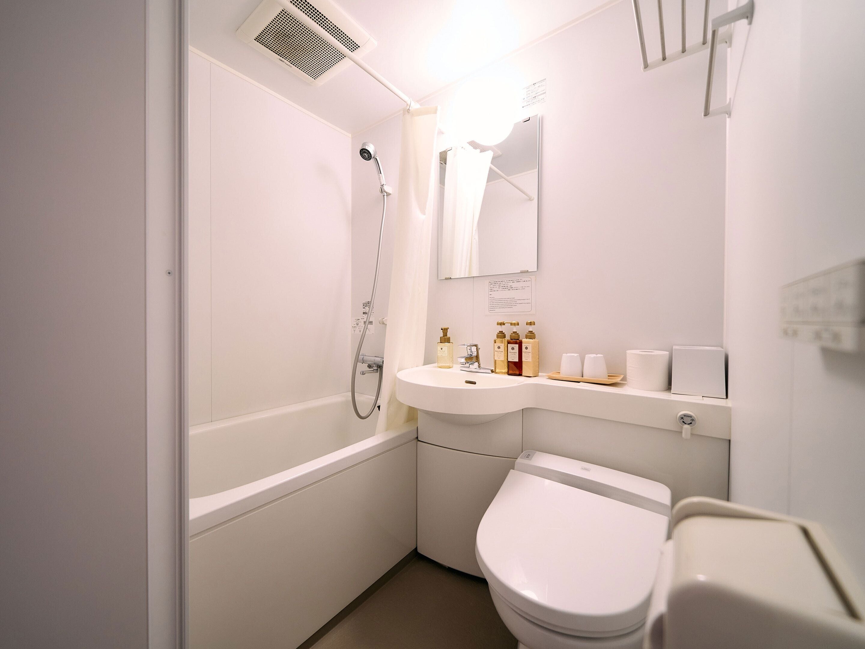 Standard Single Room, Non Smoking | Bilik Mandi | Pengering rambut, tuala disediakan 