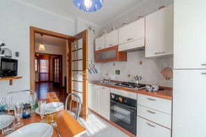 Kühlschrank, Mikrowelle