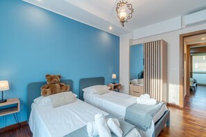 2 slaapkamers, een strijkplank/strijkijzer, wifi, beddengoed