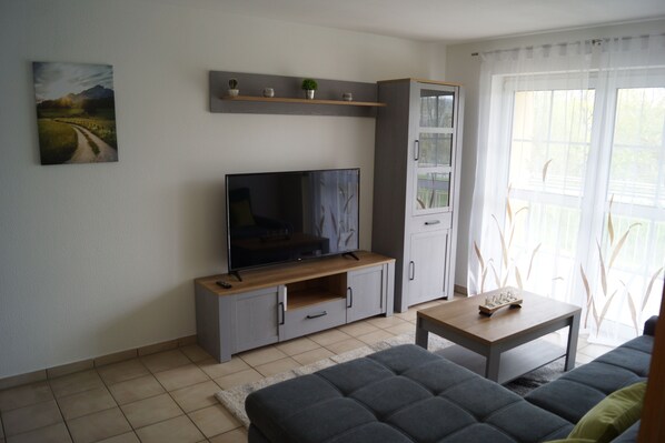 Smart TV - Ferienwohnung mit Panoramablick Inmitten von Weinbergen. Haustierfreundlich (Ensch)