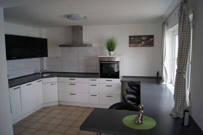 Ferienwohnung mit Panoramablick Inmitten von Weinbergen. Haustierfreundlich