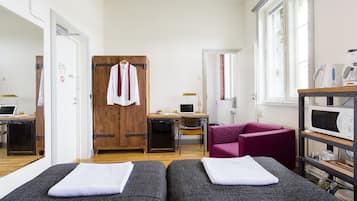 Twin Room, 2 Twin Beds | Individually decorated, individually furnished, desk, free WiFi