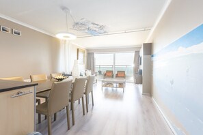 Dining - Apartment on the 9th floor with sea view (Middelkerke)