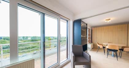 Estudio en la 5.ª planta junto al mar