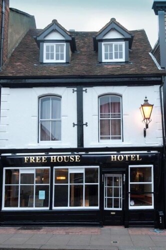 Golden Lion By JD Wetherspoon