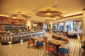 Hi ha 3 restaurants amb esmorzars