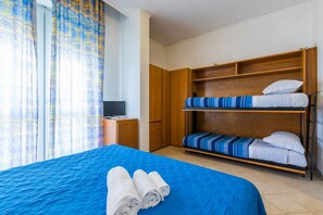 Comfort Quadruple Room, Partial Sea View