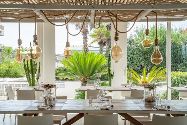 2 restaurants servant le petit déjeuner