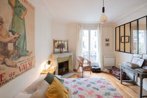 1 quarto, Wi-Fi de cortesia, roupa de cama