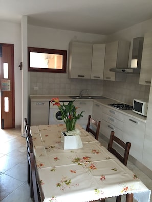 Appartement, 2 chambres, patio, vue sur le jardin | Intérieur