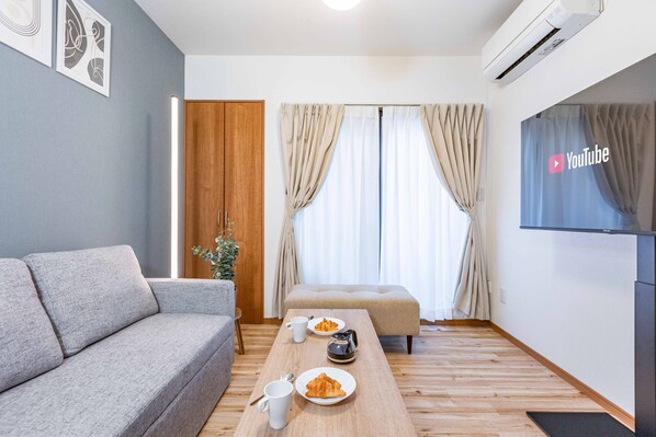 Design House | Living area | Flat-screen TV - Fleur Sanno (Osaka)