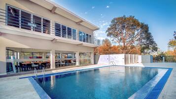 Alberca al aire libre