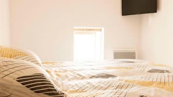 4 soverom, strykejern/-brett, wi-fi (inkludert) og sengetøy