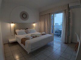 Triple Room (Room 43) | Individually decorated, individually furnished, free WiFi