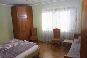 2 bedrooms, WiFi, bed sheets