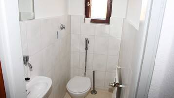 Handtücher, Seife, Toilettenpapier