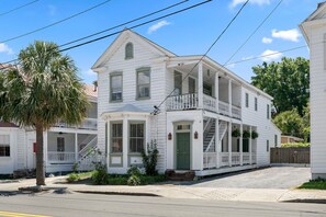 Exterior - Downtown | Grill | Sleeps 6 | Steps from King St (Charleston)
